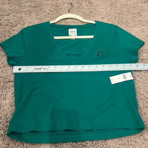 NWT new medium Anthropologie Maeve v neck tee shirt top embroidered golf green - Picture 17 of 17